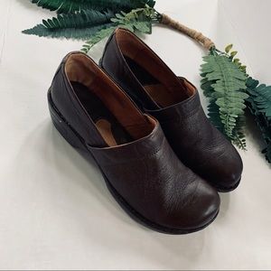 Born clogs brown leather size 11